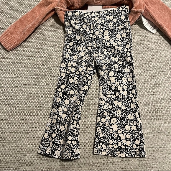 Girls Size 2T DKNY 2-Piece Chenille Sweater & Leggings / Pants Set Outfit - Picture 7 of 8